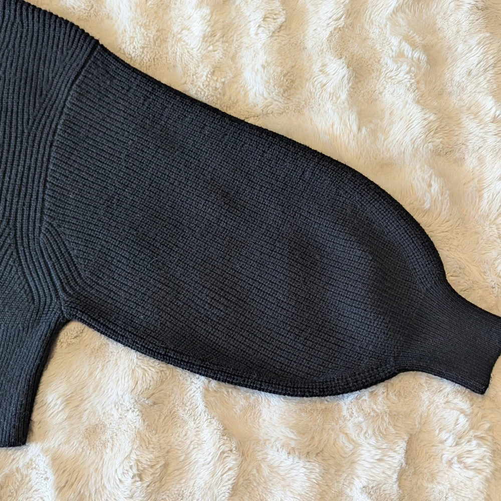 Banana Republic Charcoal Turtleneck Sweater - Picture 5 of 7